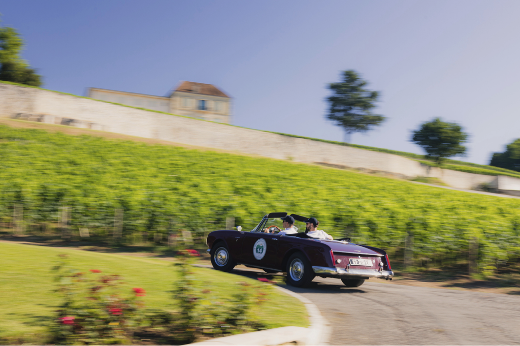 Cabriolet dans les vignes